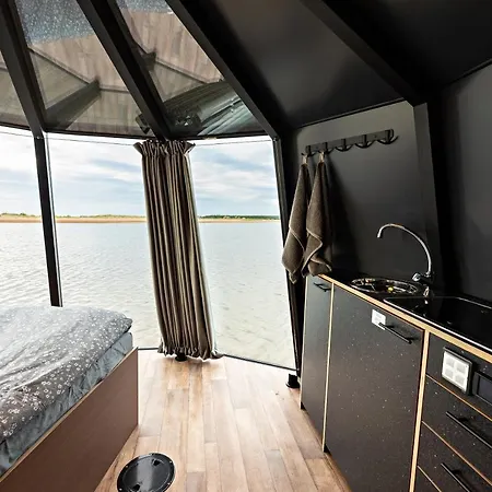 Lokkilinna Hotel 3*
