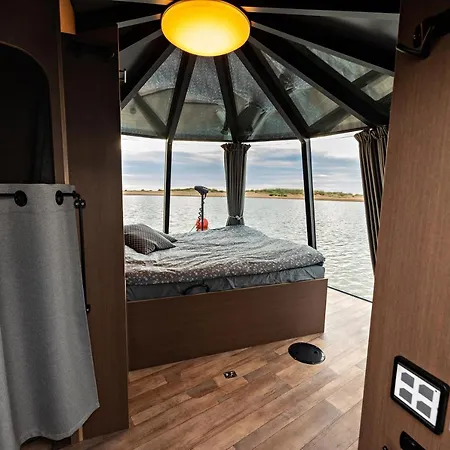 Hotel Lokkilinna 3*