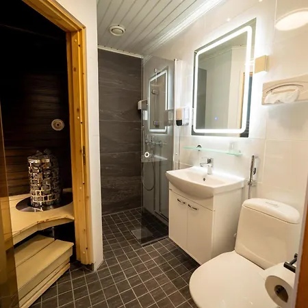 Lokkilinna 3*
