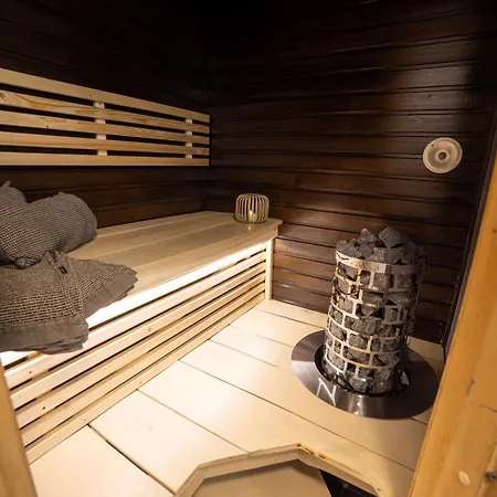 Lokkilinna Hotell 3*